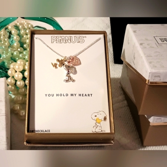 NEW Peanuts Tri-Tone Crystal Snoopy, Woodstock & Heart Charm Pendant Necklace - Picture 14 of 16